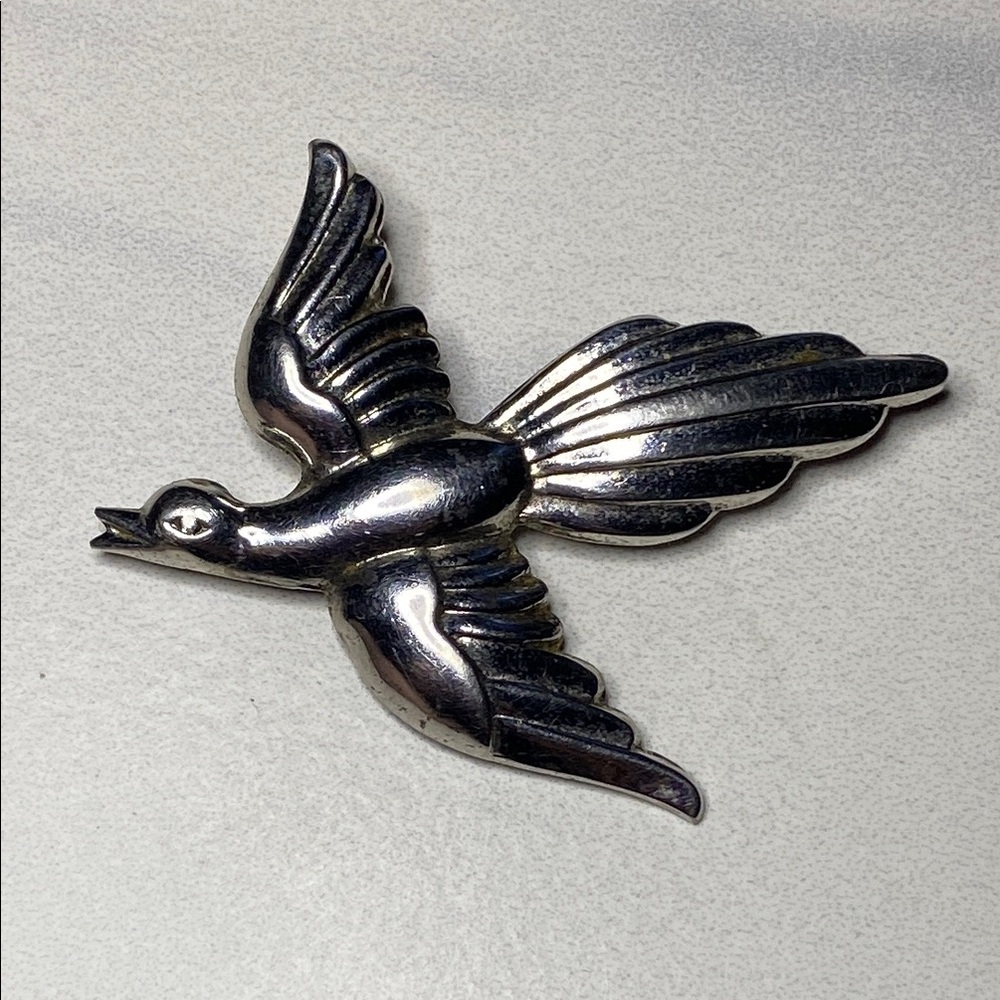 Elegant Silver‎ Bird Brooch